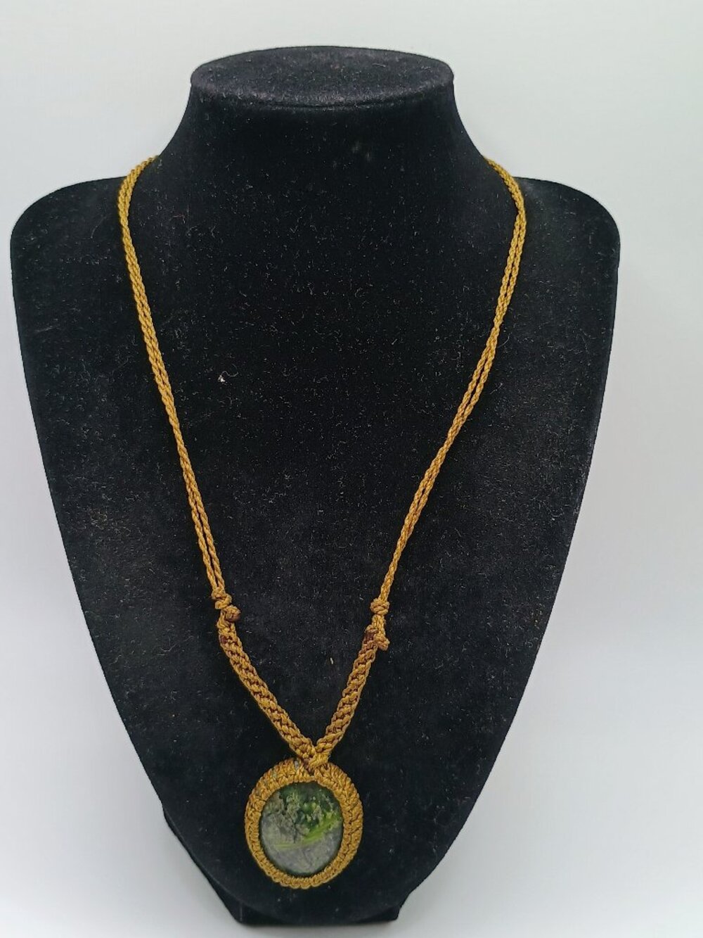 Natural Serpentine Macrame Amulet Necklace Connection
